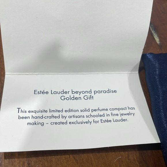 Estée Lauder beyond paradise Golden Gift compact for solid perfume 2005 - Picture 4 of 7